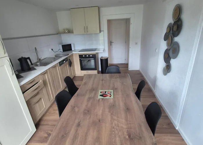 Du Rocher Du Faucon Le Renardeau 4 A 5 Personnes